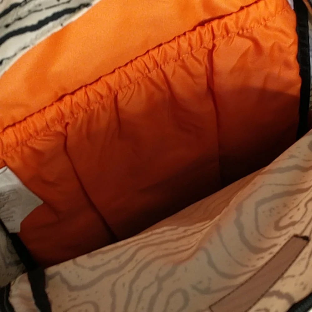 Dakine back pack - Picture 3 of 5